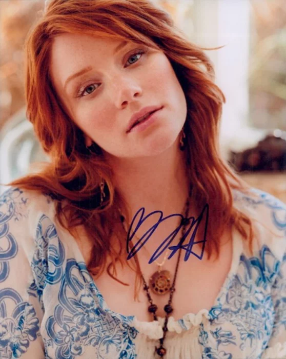 Bryce Dallas Howard autograph