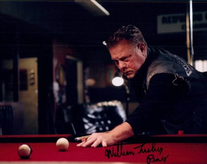 William Lucking autograph