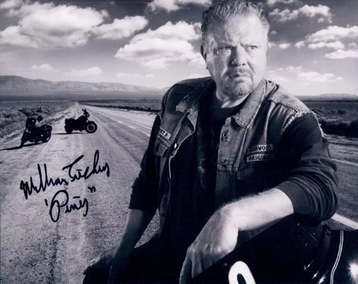 William Lucking autograph