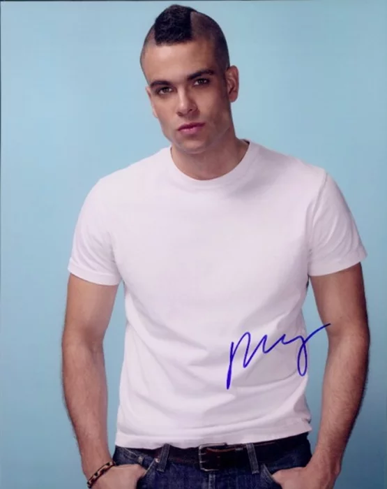 Mark Salling autograph