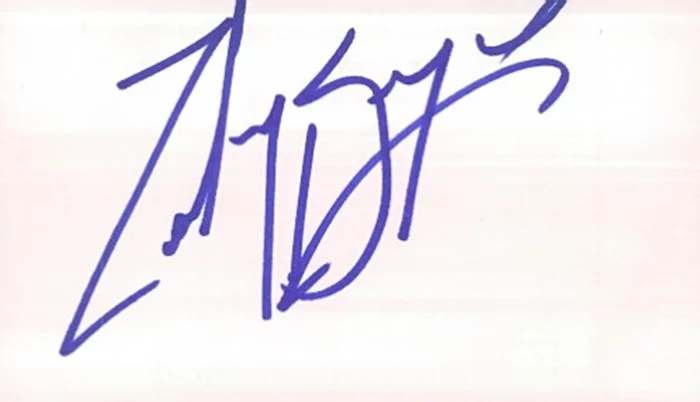 Zachary Ty Bryan autograph