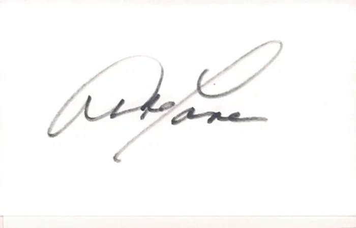 Leann Hunley autograph