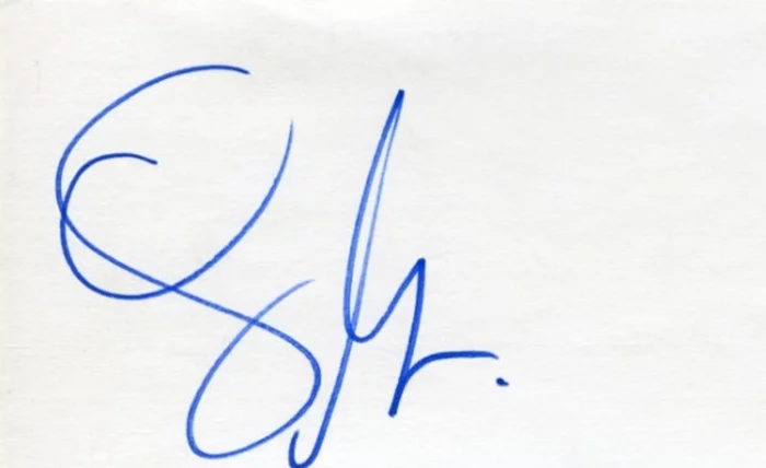 Debi Mazar autograph