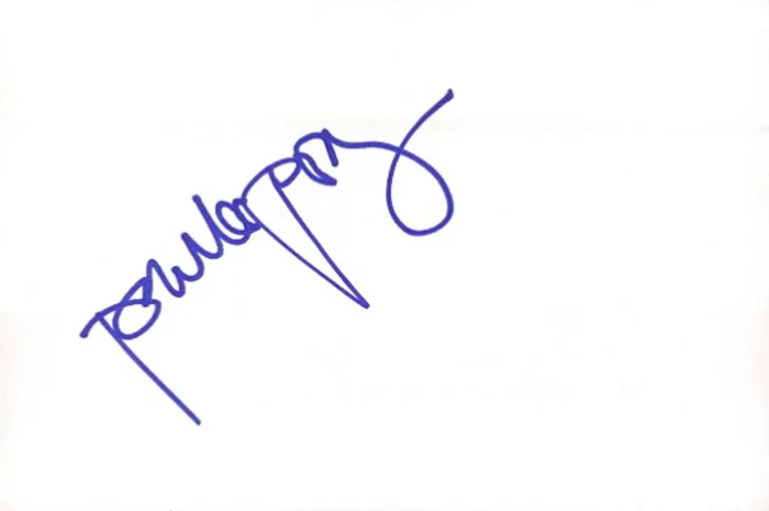 Parker Posey autograph