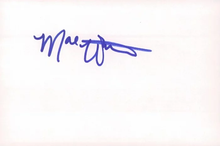 Mae Whitman autograph