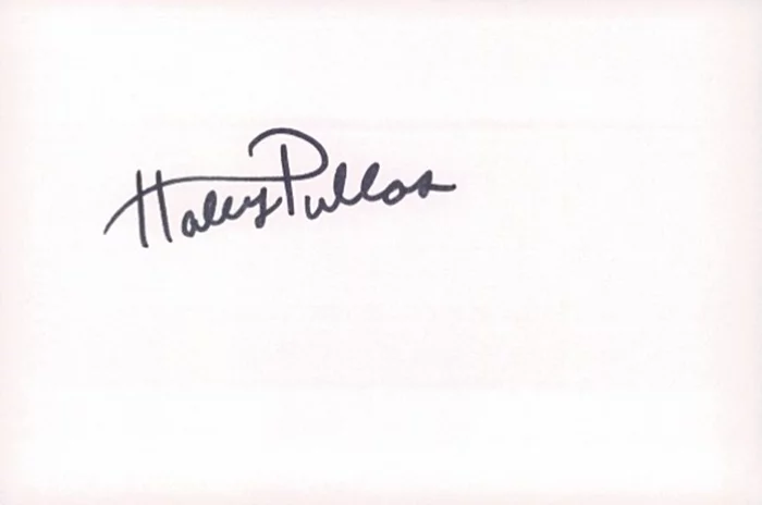 Haley Pullos autograph
