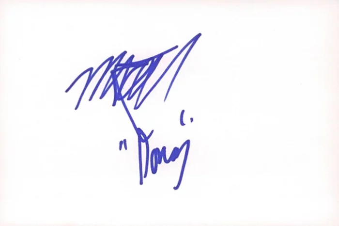 Mitchell Whitfield autograph