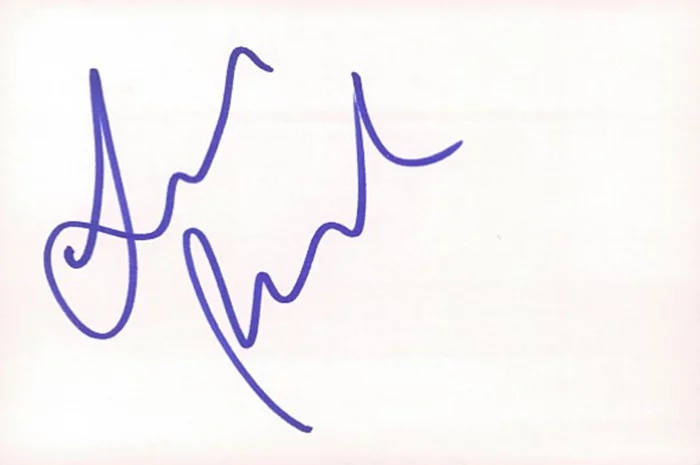 Lourdes Benedicto autograph
