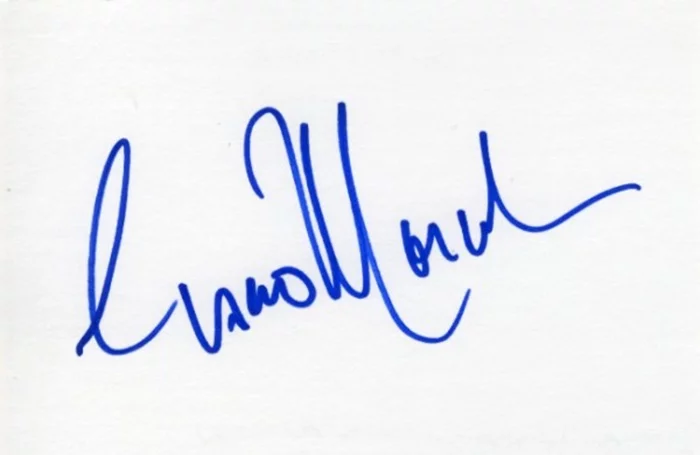 Esai Morales autograph