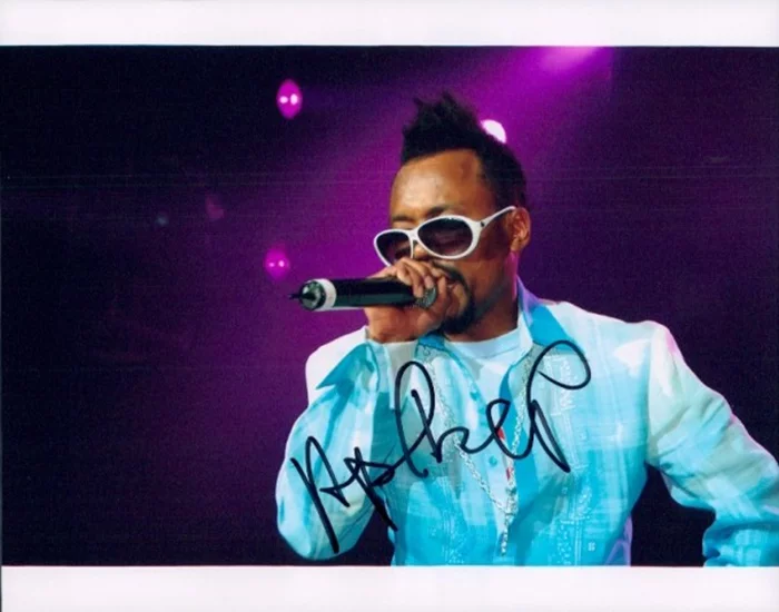 Apl.de.Ap autograph