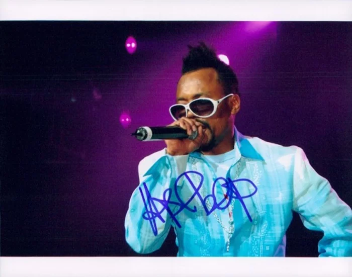 Apl.de.Ap autograph