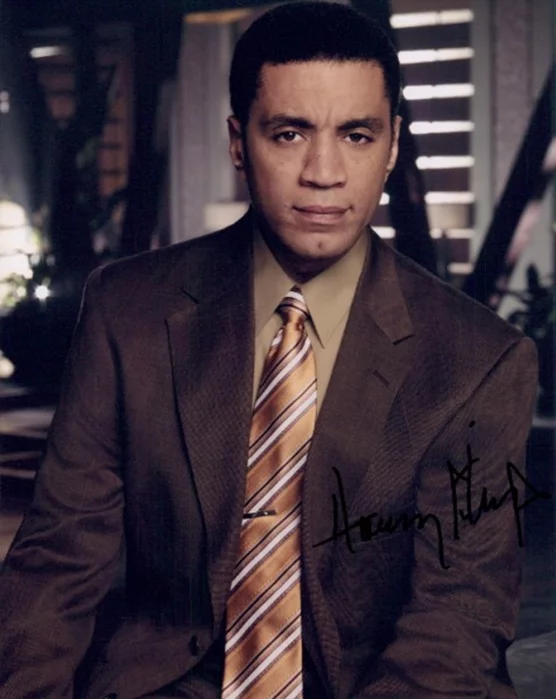 Harry Lennix autograph