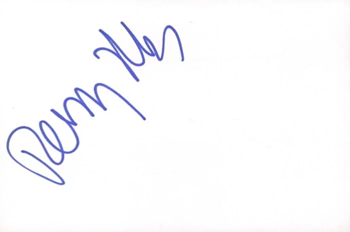 Perry Reeves autograph