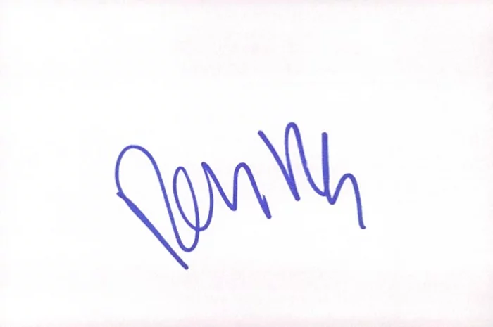 Perry Reeves autograph