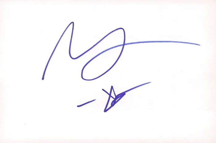Marley Shelton autograph