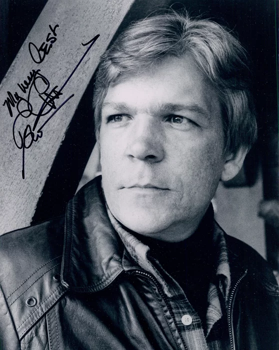 Tom Atkins autograph