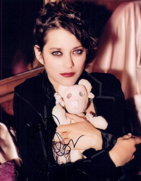 Marion Cotillard autograph