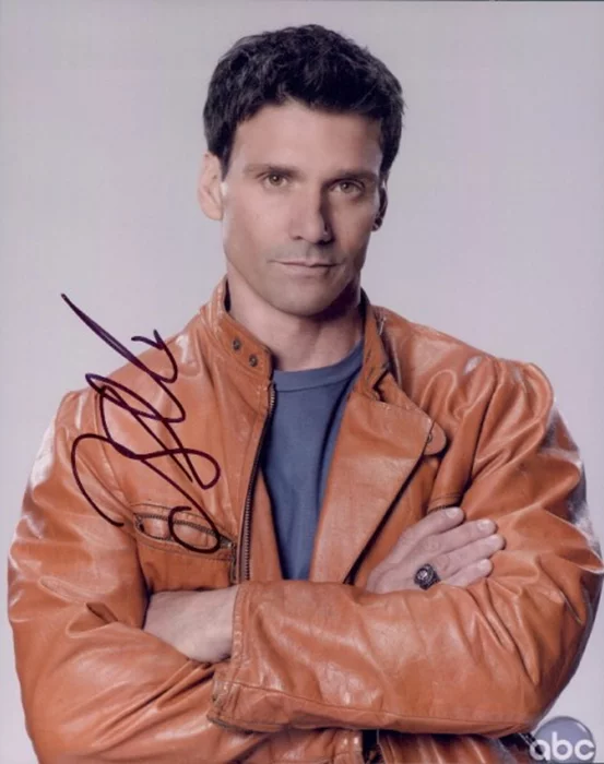 Frank Grillo autograph