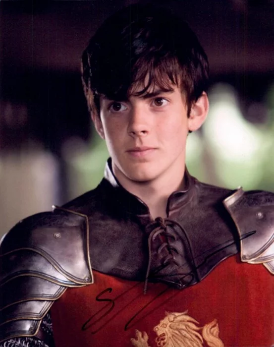 Skandar Keynes autograph