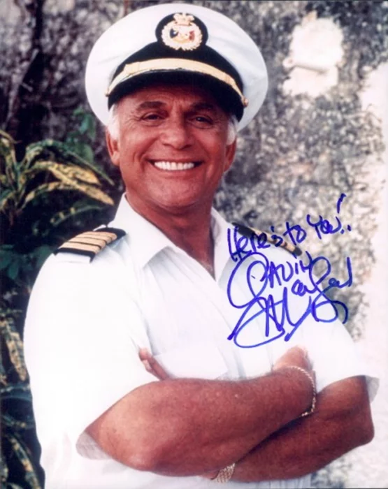 Gavin MacLeod autograph