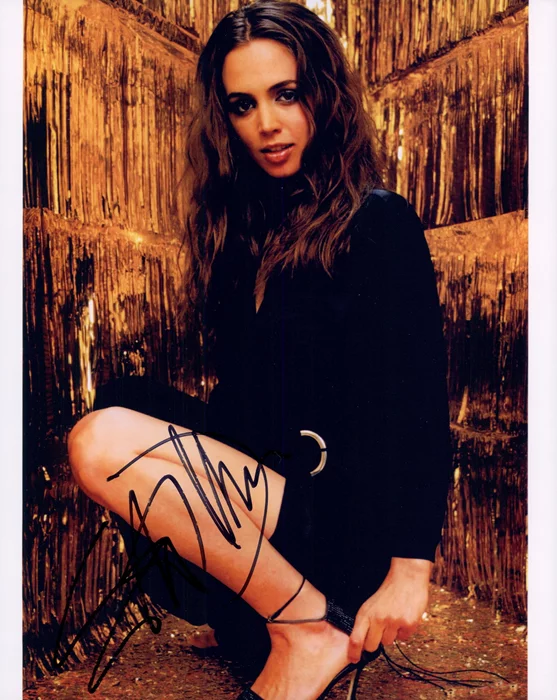 Eliza Dushku autograph