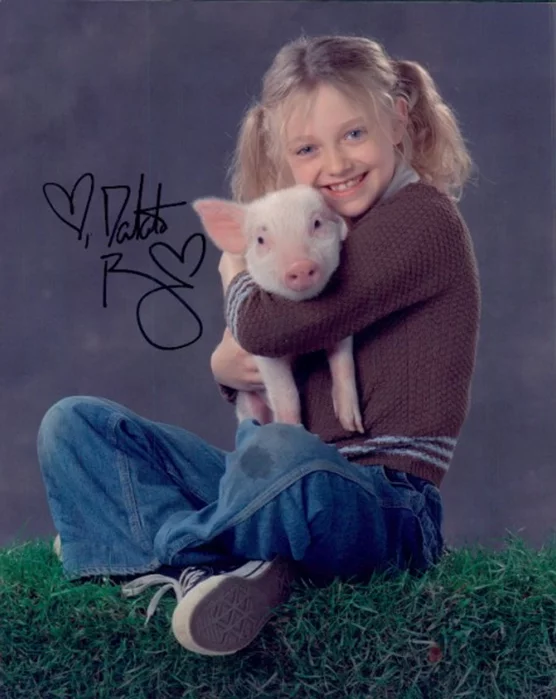 Dakota Fanning autograph