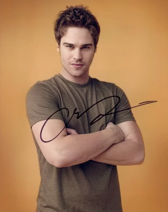 Grey Damon autograph