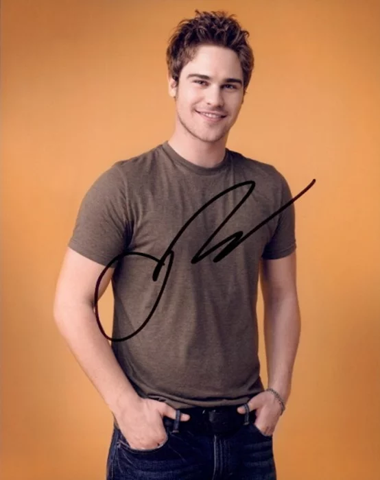 Grey Damon autograph