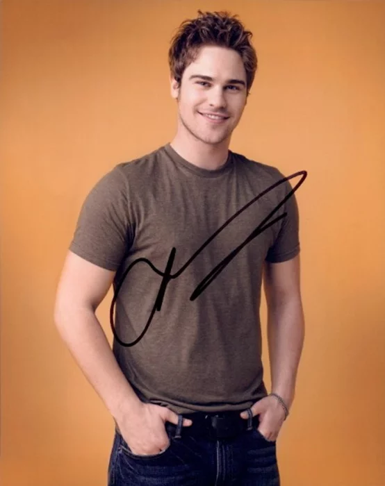 Grey Damon autograph