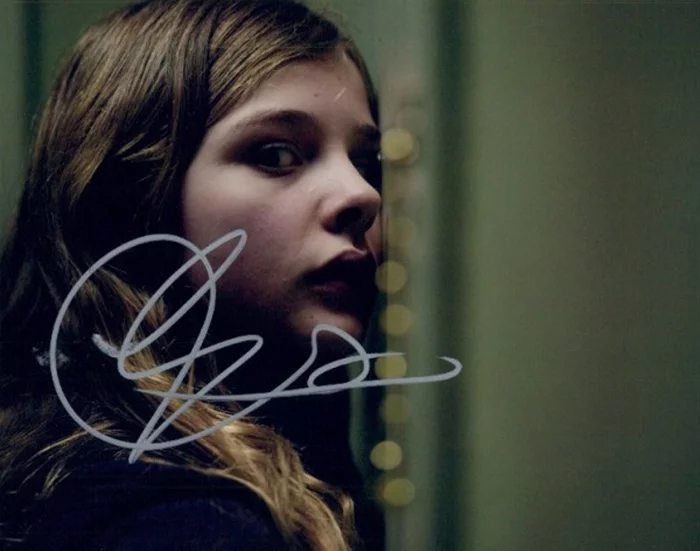 Chloe Moretz autograph