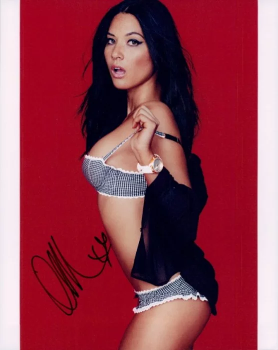 Olivia Munn autograph