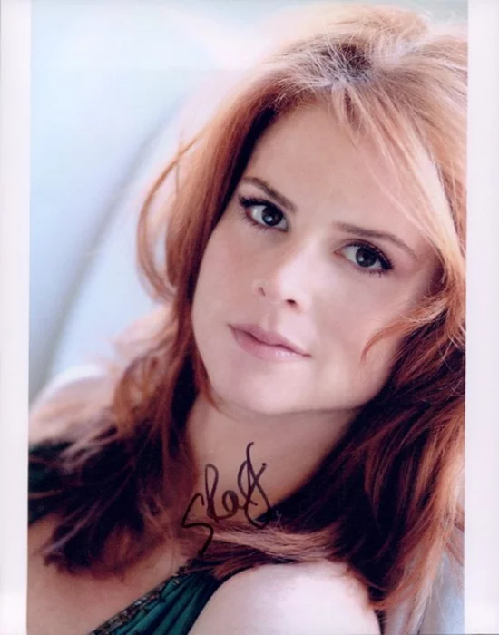 Sarah Rafferty autograph