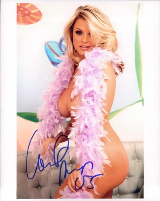 Courtney Culkin autograph