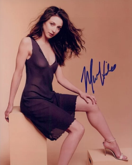 Marin Hinkle autograph