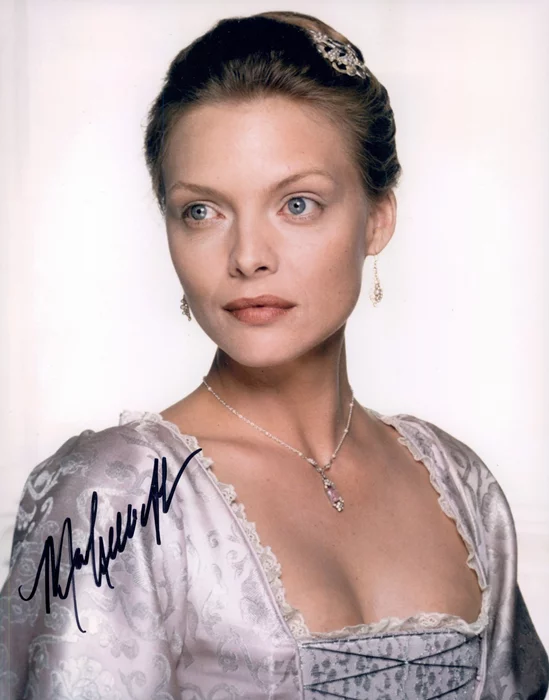 Michelle Pfeiffer autograph