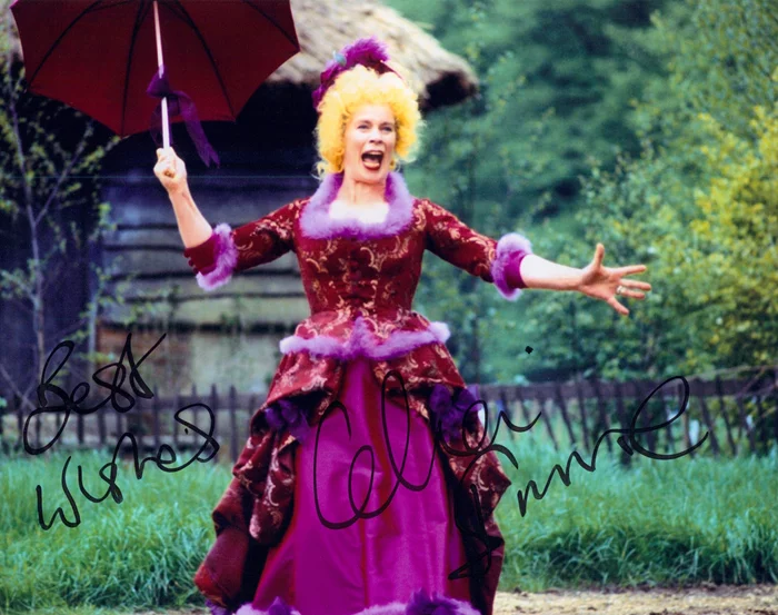Celia Imrie autograph