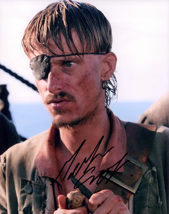 Mackenzie Crook autograph