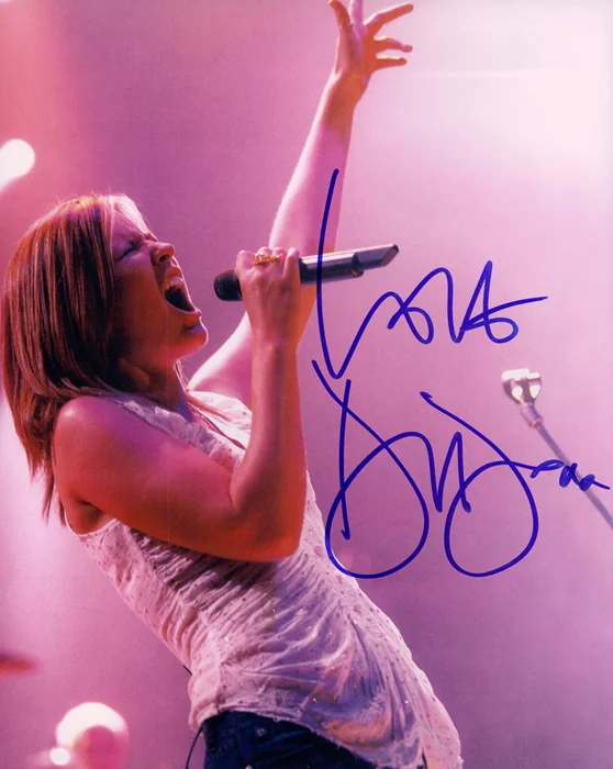 Dido autograph