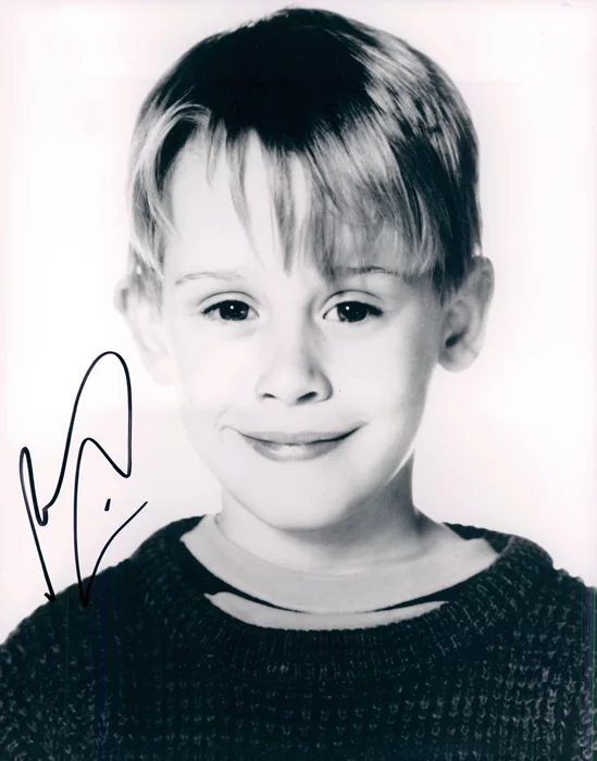 Macaulay Culkin autograph