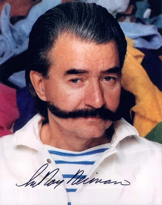 LeRoy Neiman autograph
