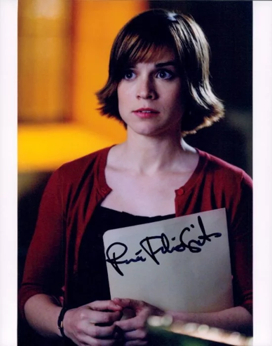 Renee Felice Smith autograph