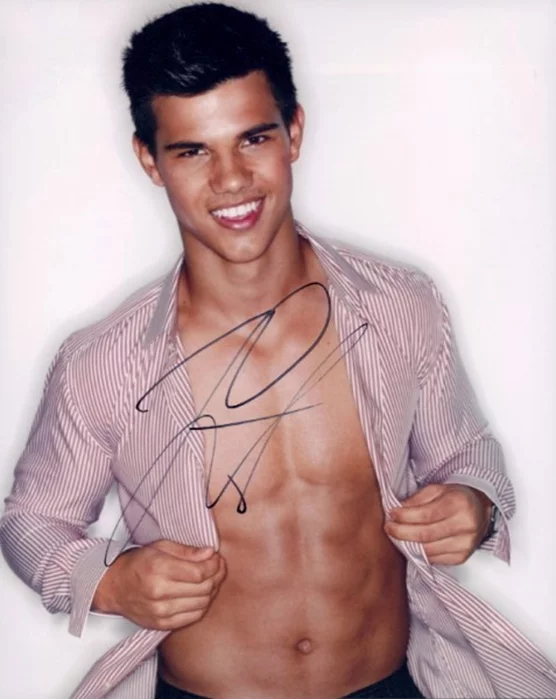 Taylor Lautner autograph