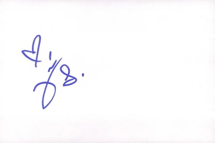 Taylor Spreitler autograph