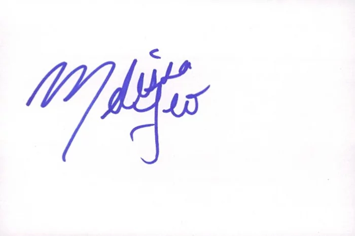 Melissa Leo autograph
