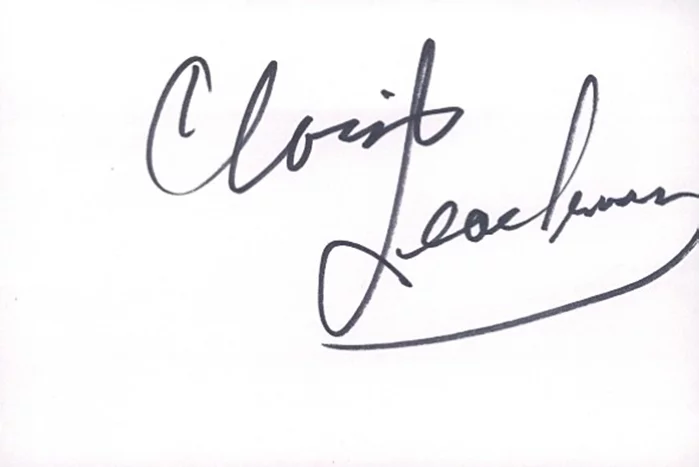 Cloris Leachman autograph