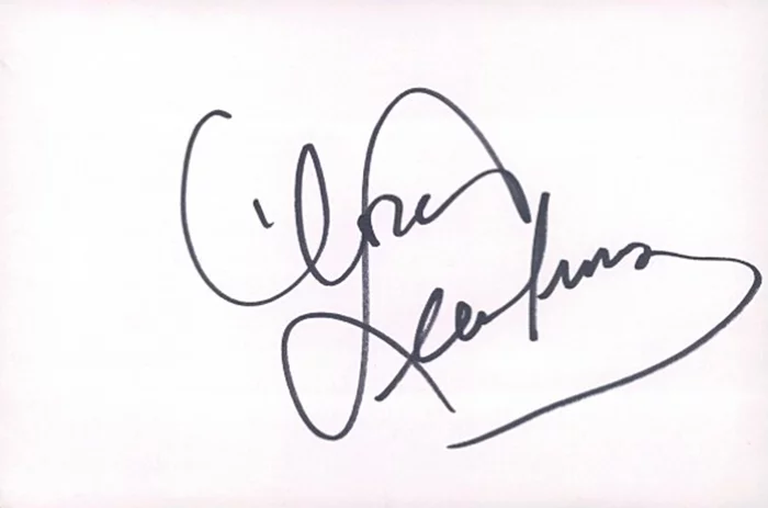 Cloris Leachman autograph
