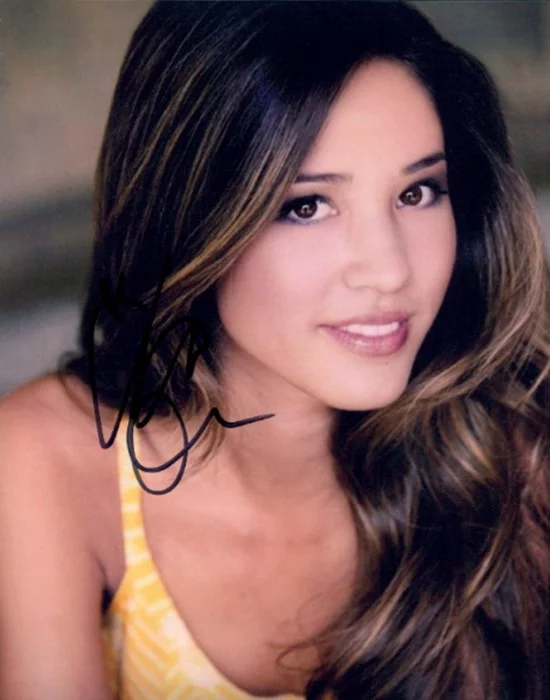 Kelsey Chow autograph