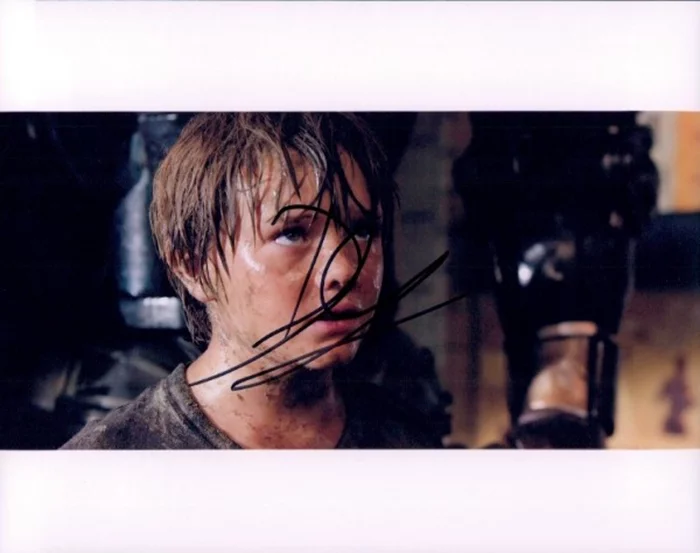 Dakota Goyo autograph