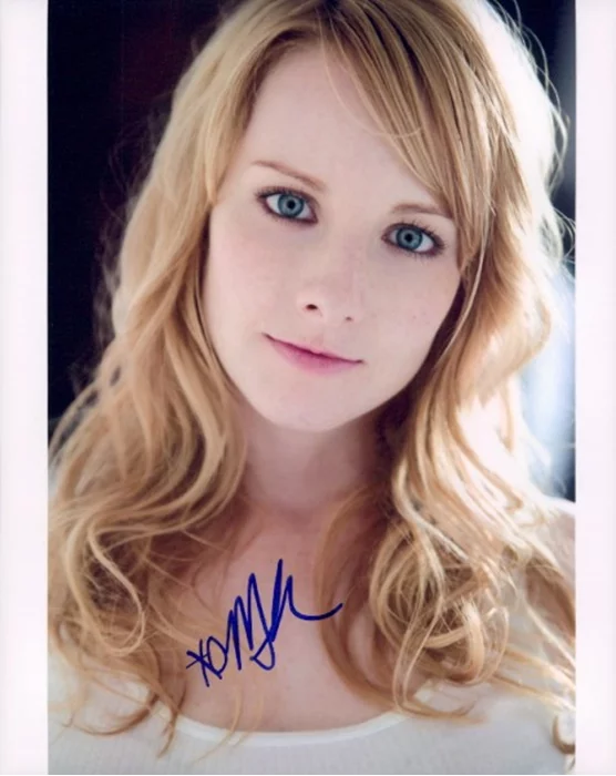 Melissa Rauch autograph