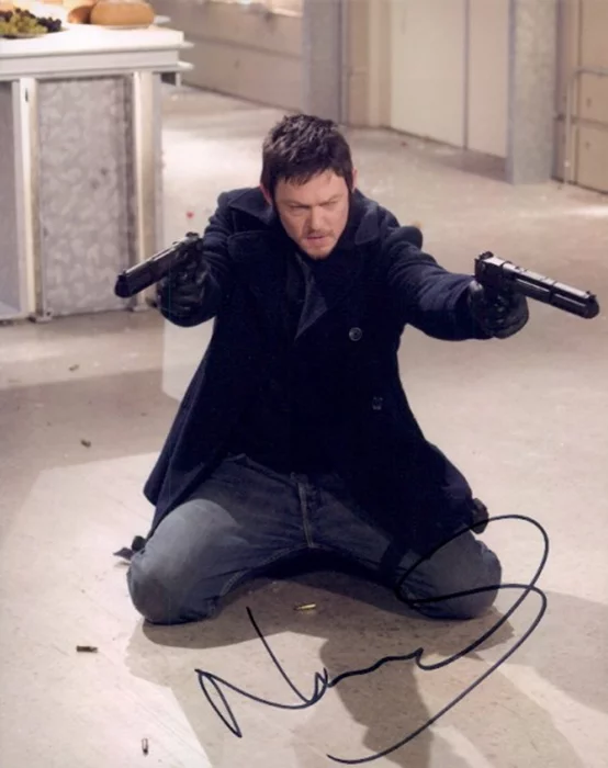 Norman Reedus autograph